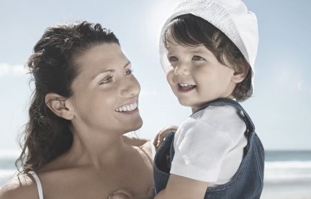 Bébé avec sa mère