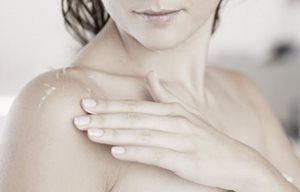 Épaule d'une femme
