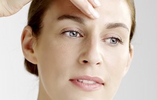 Femme utilisant le concentré