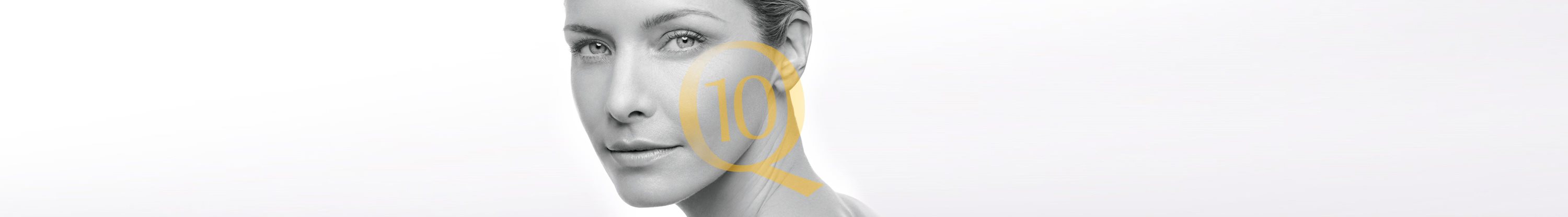 Femme avec une peau du visage sensible