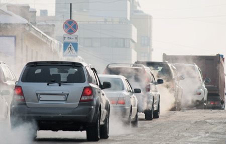 Voitures dans la circulation